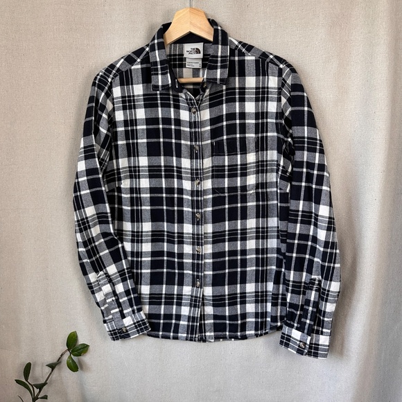 The North Face Womens Plaid Berkeley Girlfriend Shirt M - Picture 1 of 8
